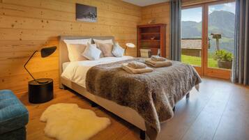 4 slaapkamers, een strijkplank/strijkijzer, wifi, beddengoed