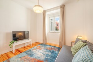 TV - GuestReady - Captain's residence 2E near Alfama (Lisbon)