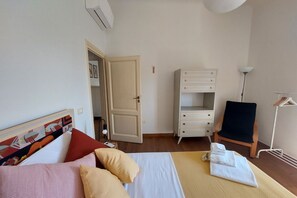 3 chambres, fer et planche à repasser, Wi-Fi, draps fournis