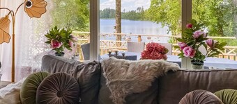 Cozy home in Aplared with WiFi