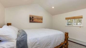 3 bedrooms, travel crib, WiFi, bed sheets