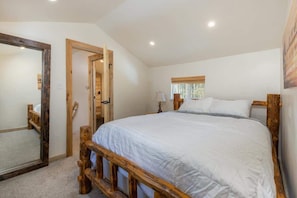 3 bedrooms, travel crib, WiFi, bed sheets