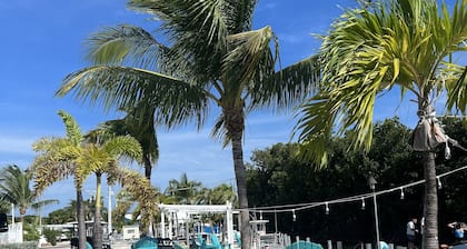 Mobile Home - RV LOT Calusa Campground