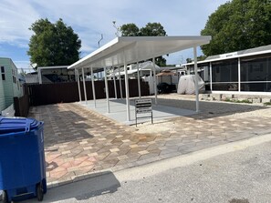 Property grounds - Mobile Home - RV LOT Calusa Campground  (Key Largo)