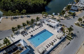 Pool - Mobile Home - RV LOT Calusa Campground  (Key Largo)