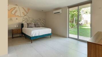 2 dormitorios, tabla de planchar con plancha, cuna de viaje