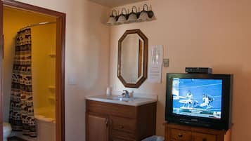 Habitación doble clásica | 1 habitación, muebles diferentes y escritorio