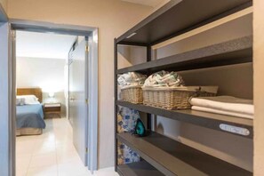 2 soverom, strykejern/-brett, wi-fi (inkludert) og sengetøy