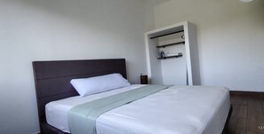 2 bedrooms, bed sheets