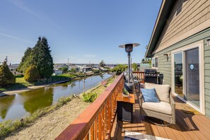 Property grounds - Waterfront Birch Bay Rental - Walk to Beach! (Blaine)