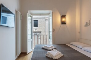 2 chambres, fer et planche à repasser, accès Internet, draps fournis