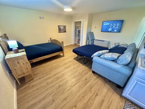 1 bedroom, iron/ironing board, WiFi, bed sheets