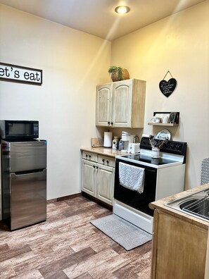 Private kitchen - Nestled in Catalina Mountains with Amazing Views and sunsets. (Tucson)