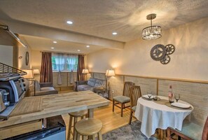 Dining - Grandma's House LA 1-bedroom apartment just 22 minutes to Lake Michigan (Lake Ann)