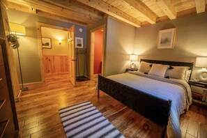 4 bedrooms, iron/ironing board, WiFi, bed sheets - Magical retreat in the Catskills w/fire pit and ponds  (Jefferson)