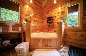 Shower, jetted bath, hair dryer, bidet - Magical retreat in the Catskills w/fire pit and ponds  (Jefferson)