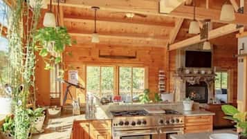 Cookware/dishes/utensils