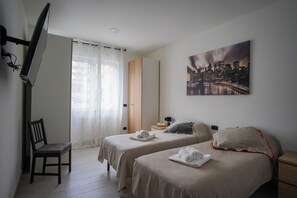 2 soverom, strykejern/-brett, wi-fi og sengetøy