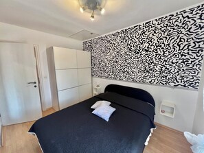 2 bedrooms, Internet