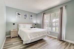 3 bedrooms, in-room safe, iron/ironing board, free WiFi