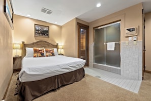5 bedrooms, iron/ironing board, free WiFi, bed sheets