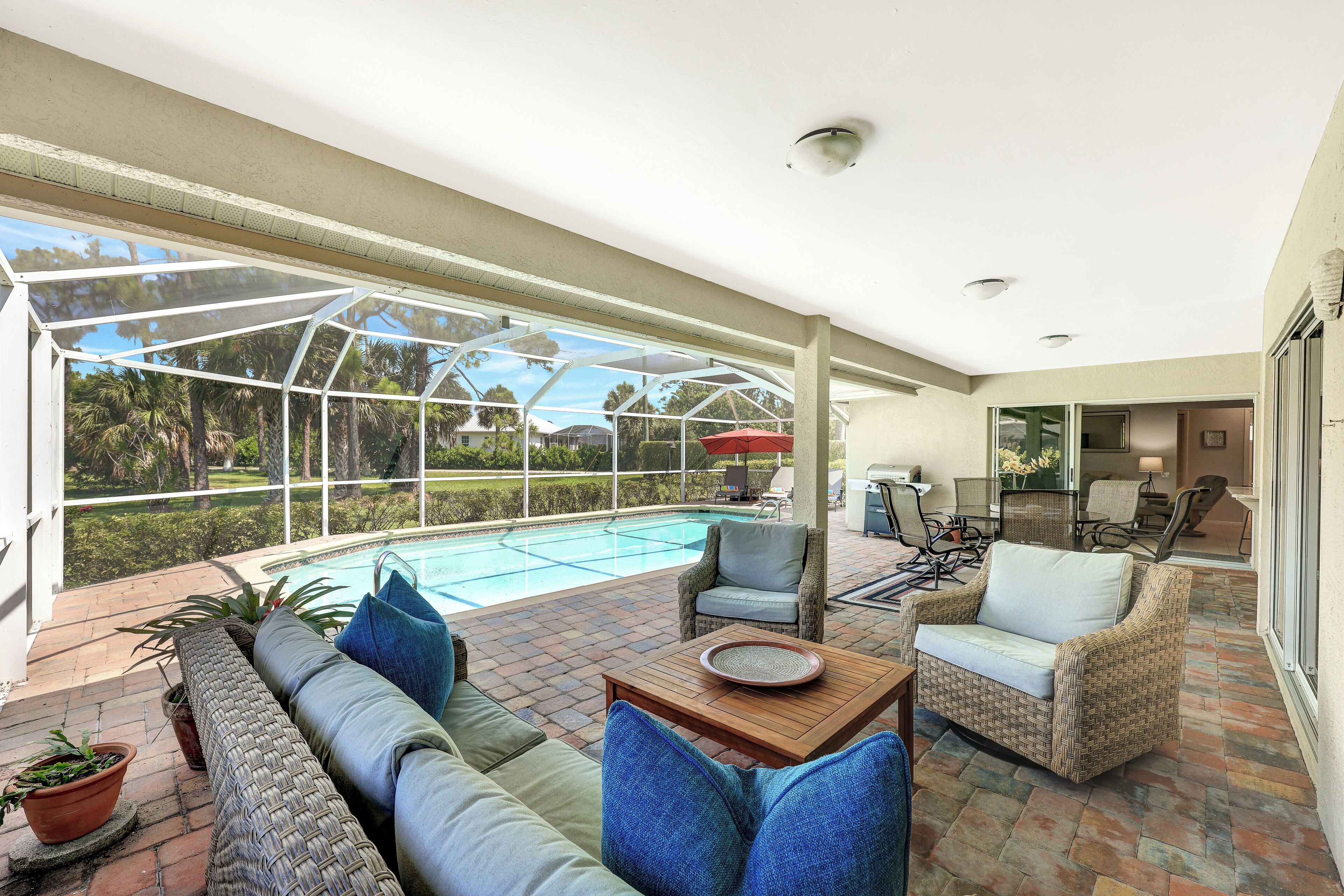 Feelin' Bonita - Approx 2 Miles to the Beach! Heated Pool!