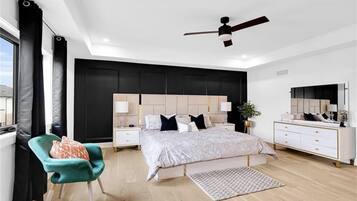 5 chambres, bureau, fer et planche Ă repasser, lit parapluie