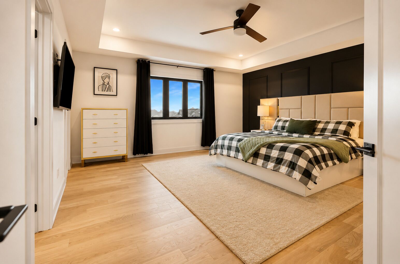 5 bedrooms, iron/ironing board, travel crib, WiFi (free)