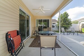 Outdoor dining - 2/2 Private Home in The Villages
 (The Villages)