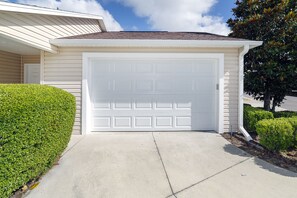 Exterior detail - 2/2 Private Home in The Villages
 (The Villages)