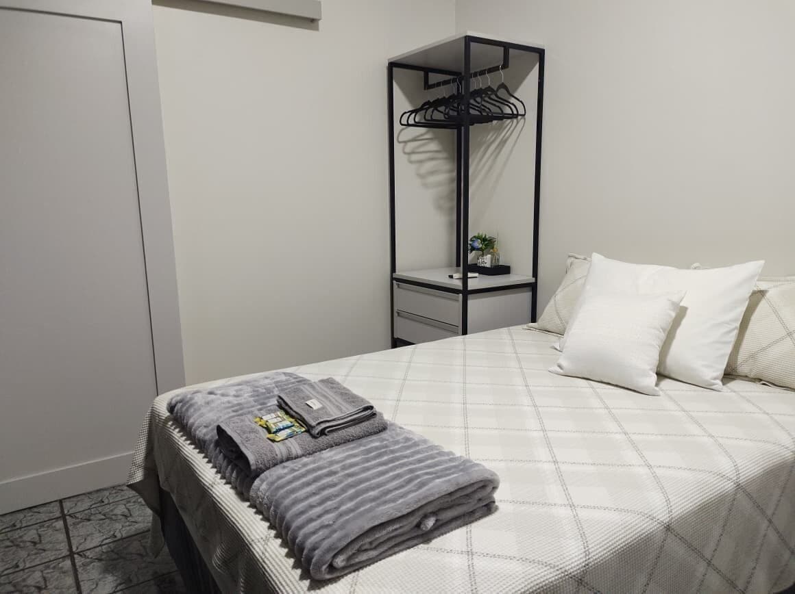 Apartamento 6 | 1 soverom, individuelt innredet og skrivebord for bærbar PC