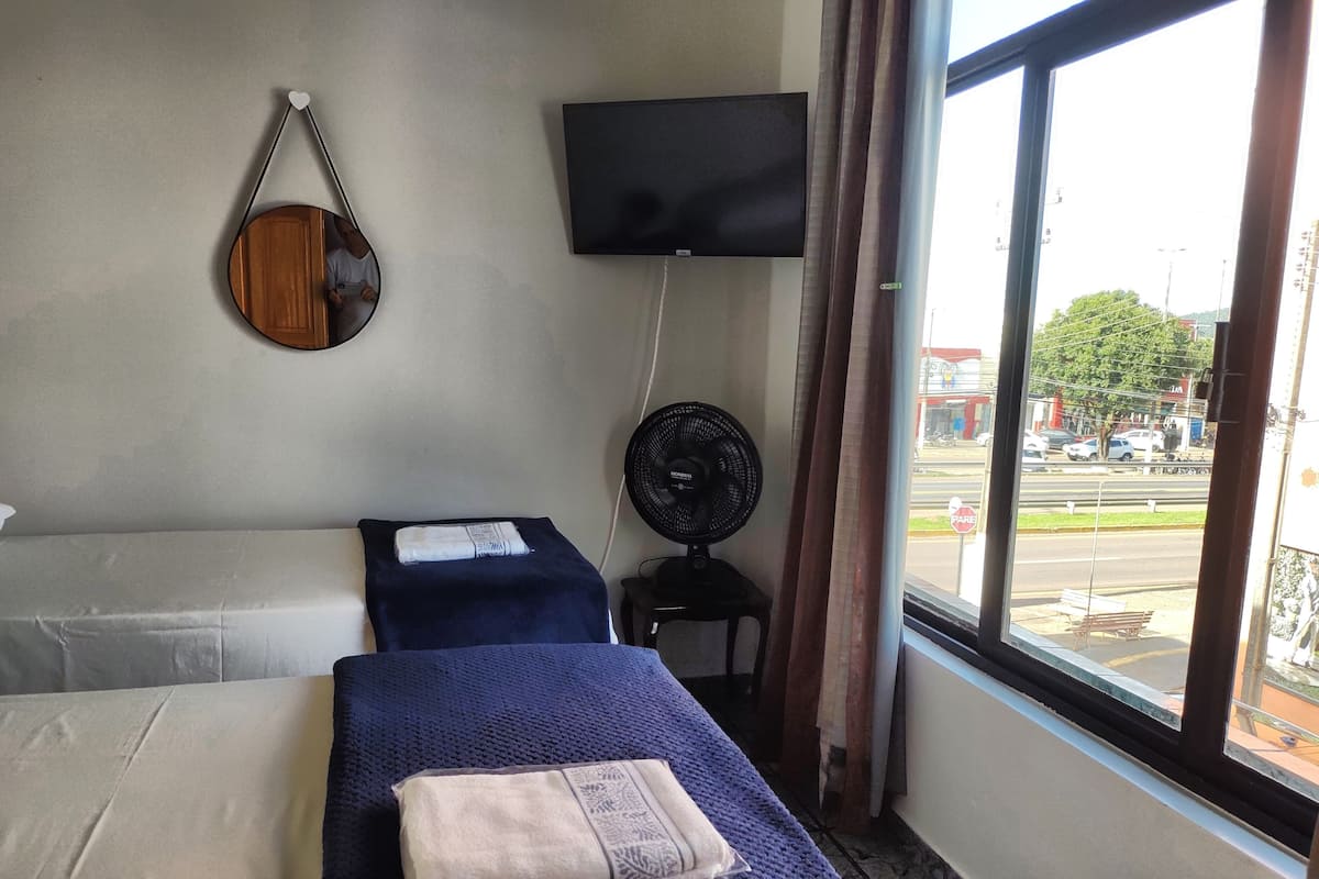 Apartamento 3 | 1 bedroom, individually furnished, laptop workspace, blackout drapes