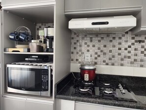 Apartamento 6 | 私人厨房 | 冰箱、微波炉、电饭煲、搅拌机