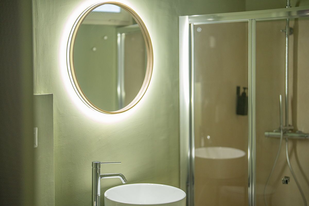 Dusche, Haartrockner, Bidet, Handtücher