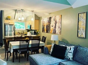 Smart TV, fireplace - Killington Condo with Spa Amenities (Killington)