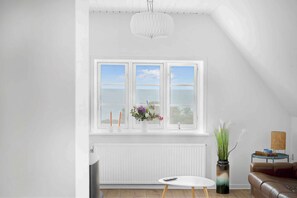 Televisie en een open haard