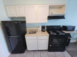 Fridge, microwave, oven, stovetop - Newly Updated! Ocean View Double Queen Suite!  Perfect for 4 Guests!  Sea Mist 50710 (Myrtle Beach)