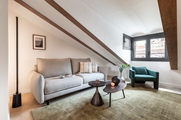 テレビ、書斎 / ワークスペース