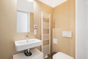 Hårføner og håndklær