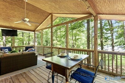 Waterfront oasis perfect for couples or fishermen.