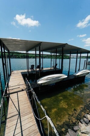 Marina - Spacious Lakeside Apartment with Pool Table (Hot Springs Village)