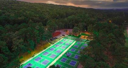 Beautiful, Brand New 2023 Build!