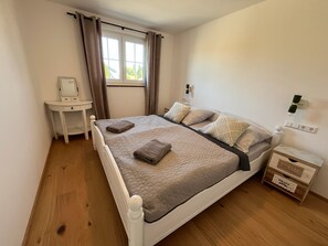 2 soverom og sengetøy