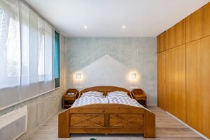 2 quartos, ferros/tábuas de passar roupa, Wi-Fi de cortesia