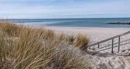 Apartment 'Oewern Diek' with Private Terrace and Wi-Fi