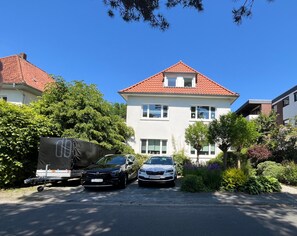 Exterior - Holiday Apartment "Am Olantis" with Private Terrace and Wi-Fi (Oldenburg)