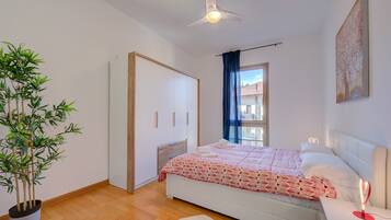 1 bedroom, iron/ironing board, free WiFi, bed sheets