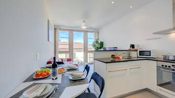 Fridge, microwave, oven, stovetop