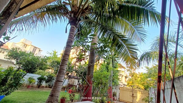 Property grounds - Bunglow Villa Garden Facing 5 Minutes From Hotel Hayatt Place Ho (Vadodara)