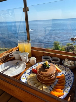 Free daily continental breakfast